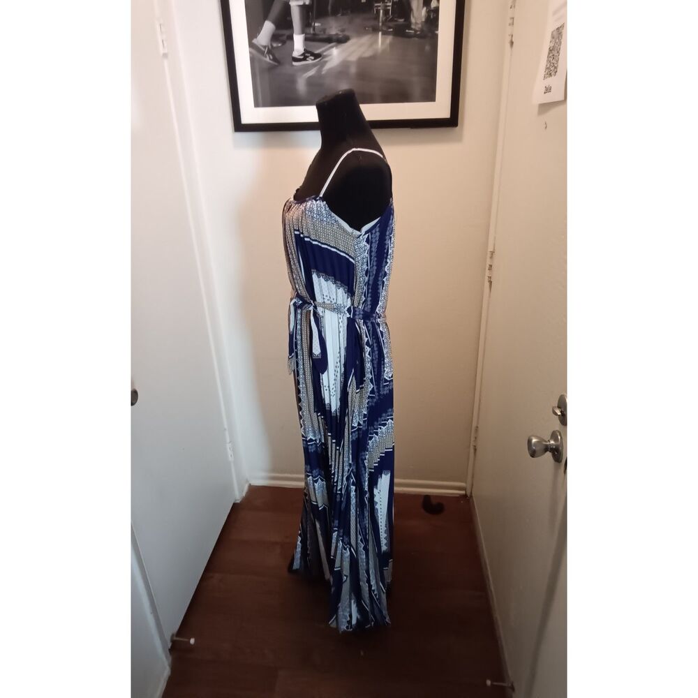 S & D Pleated Geometric Maxi Cami Dress with Slip – Navy & Tan – Size XL